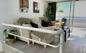 Sea View 2-Bedroom Apartment Colony Club